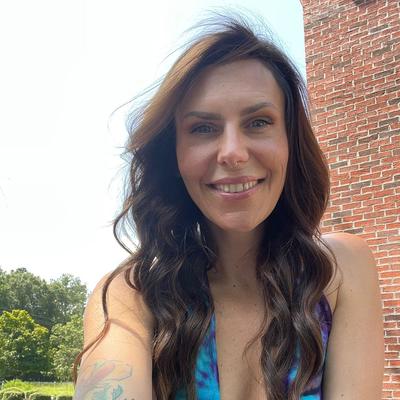 Portrait of creator zoetheyogarealtor