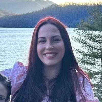 Portrait of creator hollieepickles