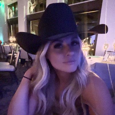 Portrait of creator ladylehl