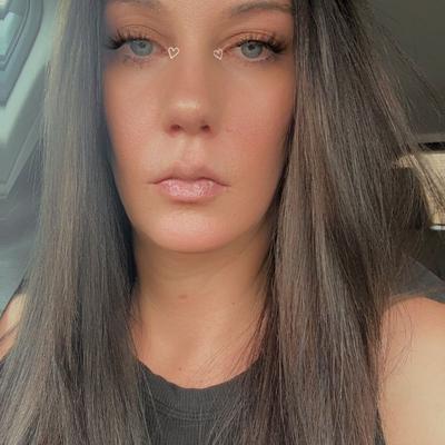 Portrait of creator stephanielewis95