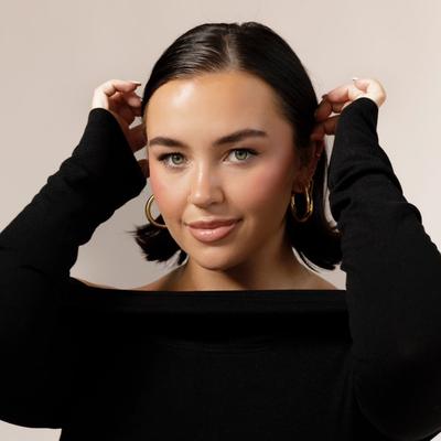 Portrait of creator tolandmakeup