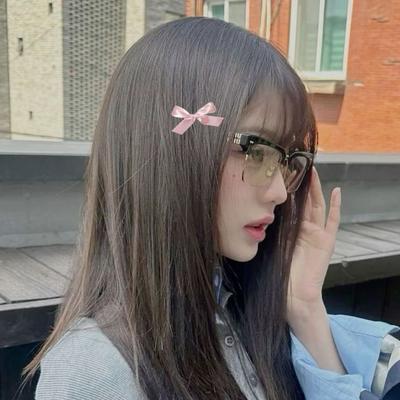 Portrait of creator _..josiee