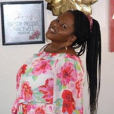 Portrait of creator chelsieanalise