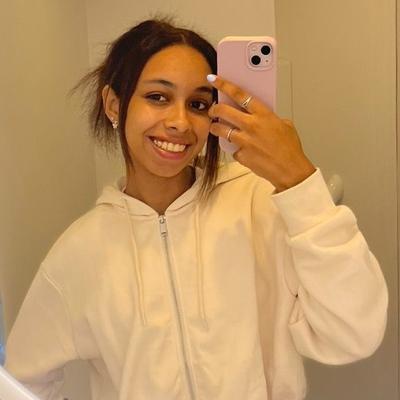 Portrait of creator makylaharvey