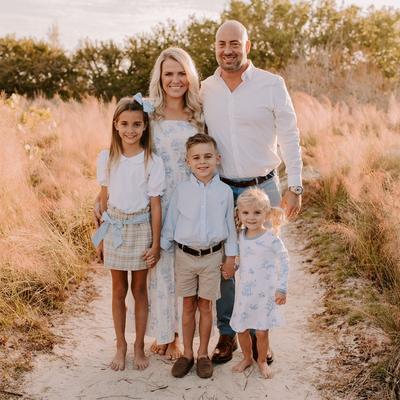 Portrait of creator kristin_the_mom