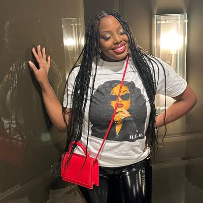 Portrait of creator nia_not_long