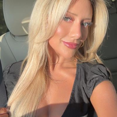 Portrait of creator savannapaigee