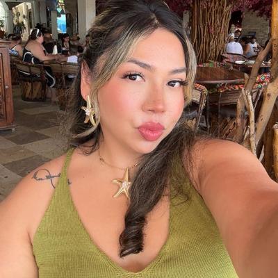 Portrait of creator roxie_cepeda