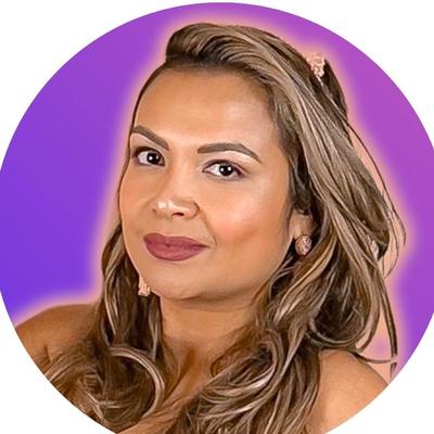 Portrait of creator mrsyolymiranda