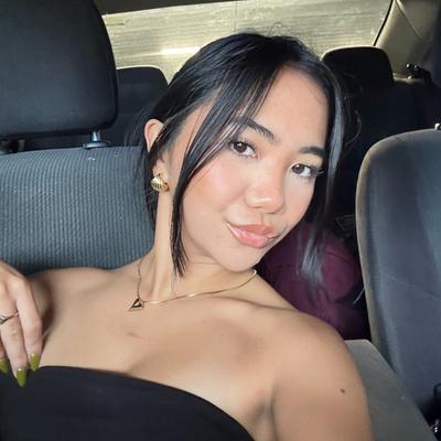 Portrait of creator daniellaarosales