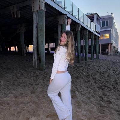 Portrait of creator hayli_corliss