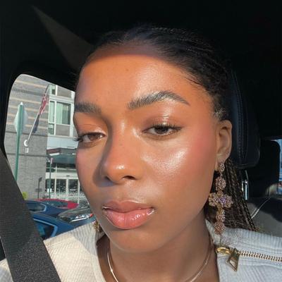 Portrait of creator phialikesophia