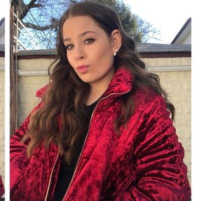 Portrait of creator chayagres