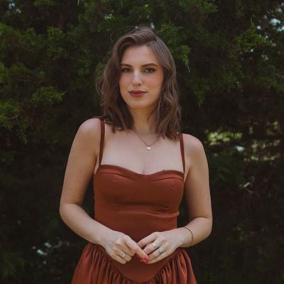 Portrait of creator melmemoir