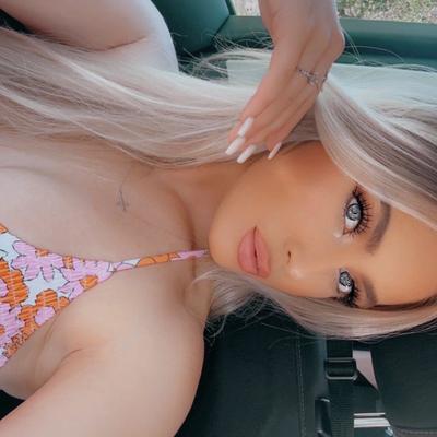 Portrait of creator caitlyngodwin