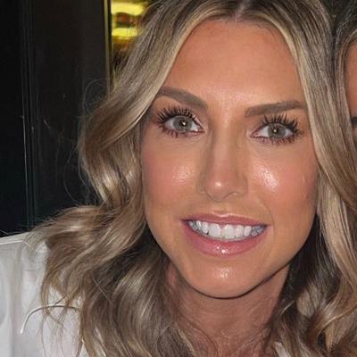 Portrait of creator hills_makeupgirls_