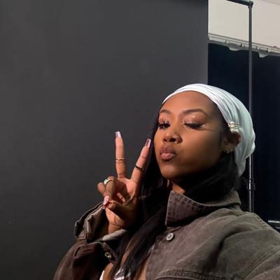 Portrait of creator indiasynai