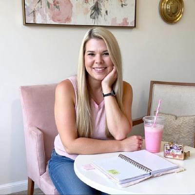 Portrait of creator kaciewthornton