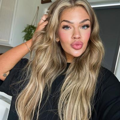 Portrait of creator ashleyleprovost