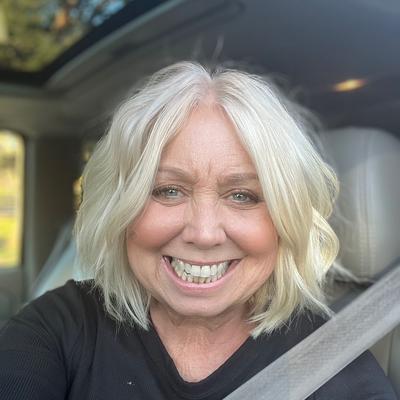 Portrait of creator leslier_ugc