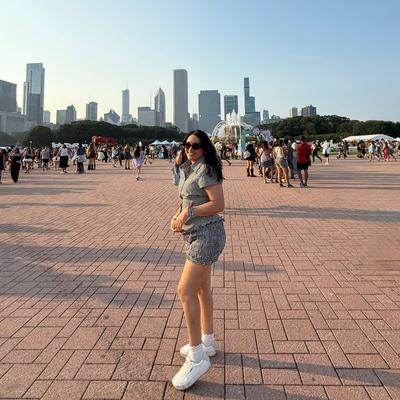 Portrait of creator lovelyvalvaal