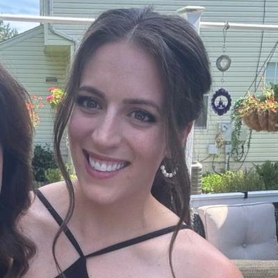 Portrait of creator christinelouisev