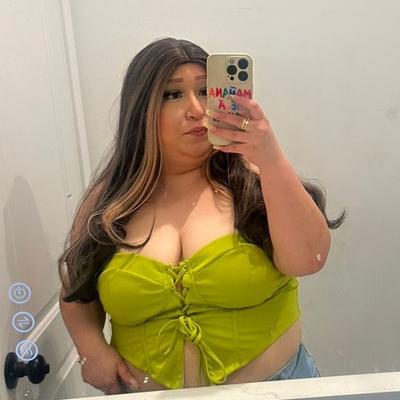 Portrait of creator alopeciabeautty