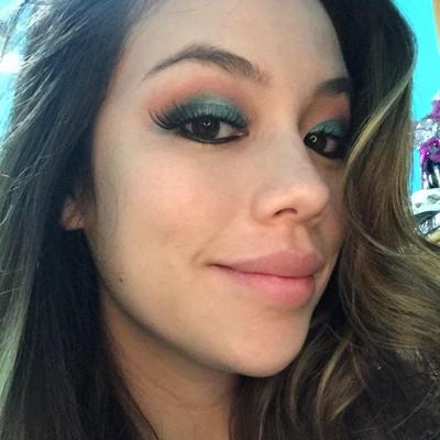 Portrait of creator skinbeautyrepeat