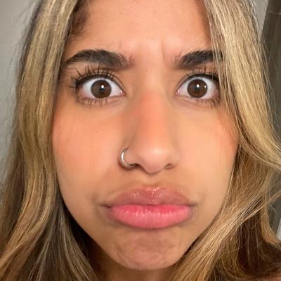 Portrait of creator leiacollado