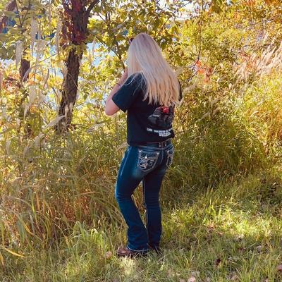 Portrait of creator _mama_x_two_