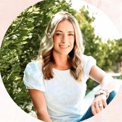 Portrait of creator homeinthehillcountry