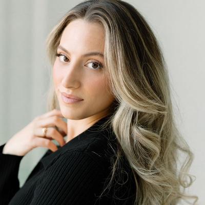 Portrait of creator katemakeupartistry