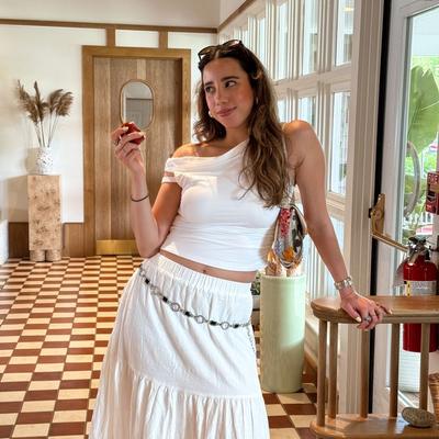 Portrait of creator elizabethcastillo.09