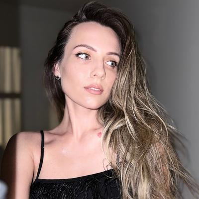 Portrait of creator yana.ugcme