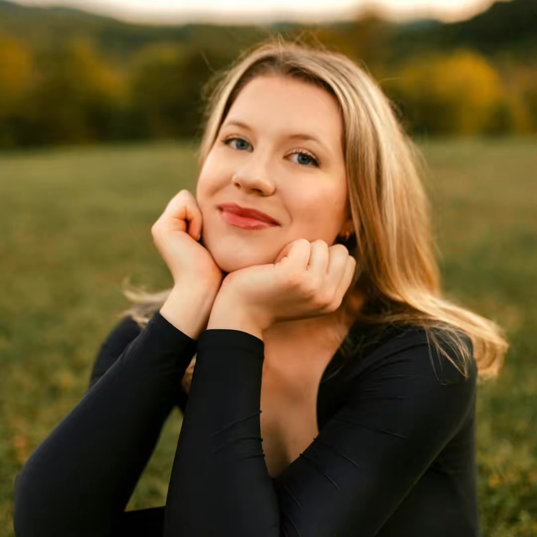 Portrait of creator anneliseeden