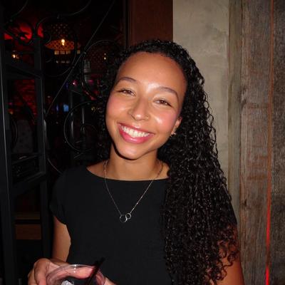 Portrait of creator tay_tayrae