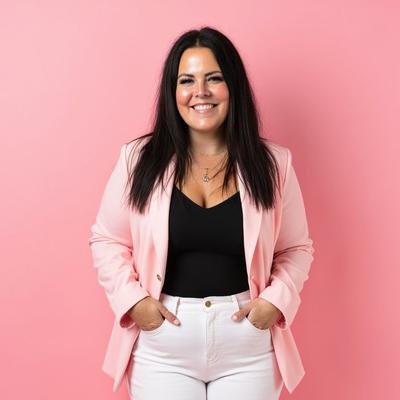 Portrait of creator tawnieannie