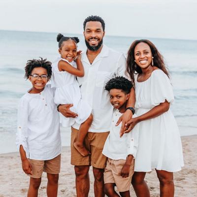 Portrait of creator lovinthelowerys