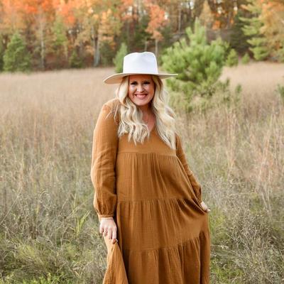 Portrait of creator haleys_hanger