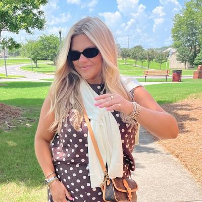 Portrait of creator annaleighcole