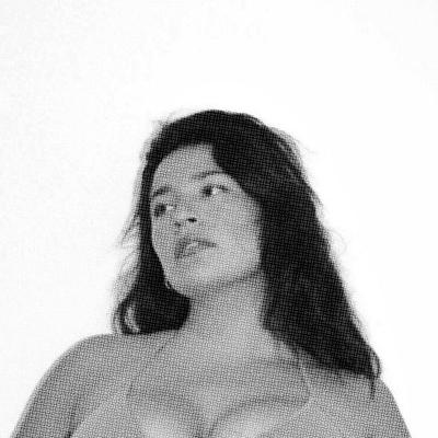 Portrait of creator que__linda