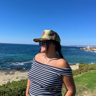 Portrait of creator laurenresquir