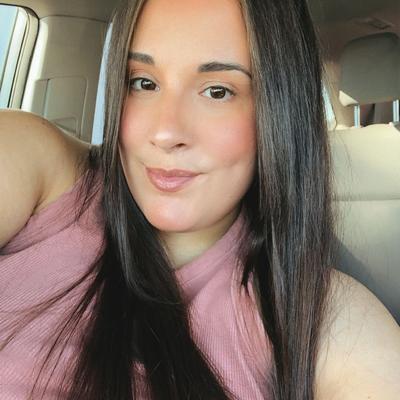 Portrait of creator raeniedee