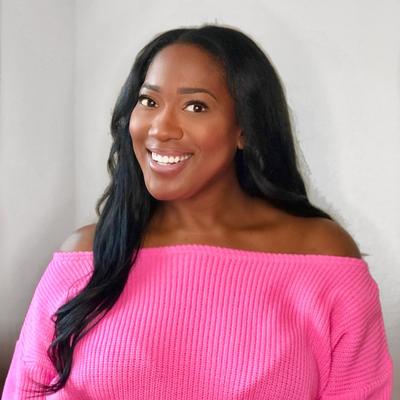 Portrait of creator anitrareneetv