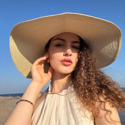 Portrait of creator lanaasimply