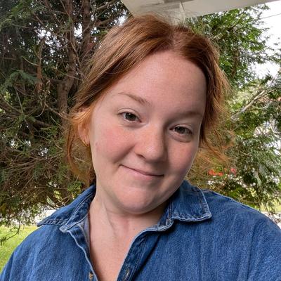 Portrait of creator taylizbee