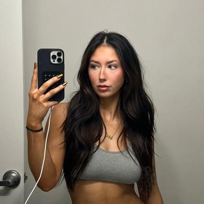 Portrait of creator brittanymerrion