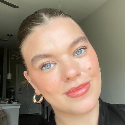 Portrait of creator wineonsilk