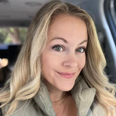 Portrait of creator suburbanmom