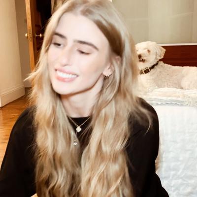 Portrait of creator contentbymireille